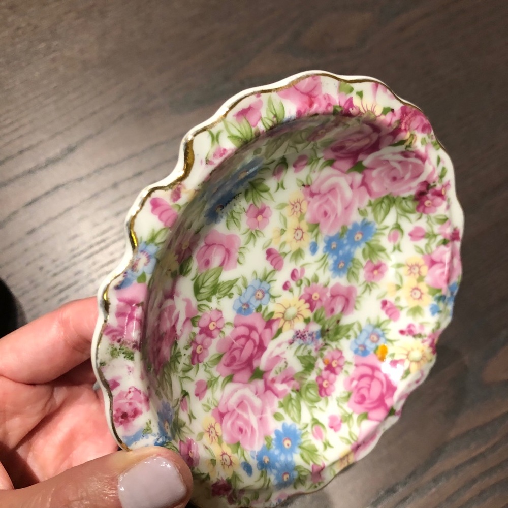 Royal Chintz vintage micro mini pitcher w/saucer - Picture 8 of 12